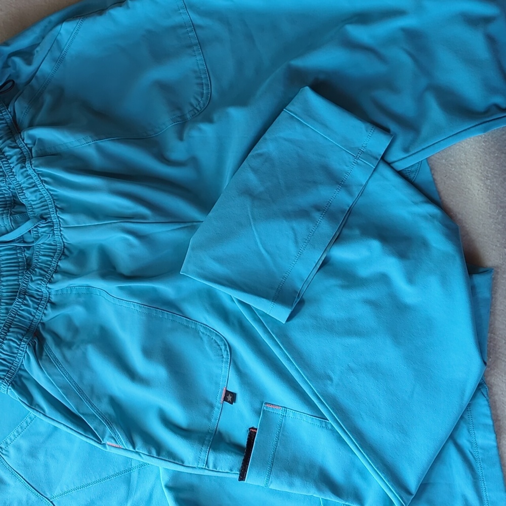 Scrub Set - Picture 3 of 3